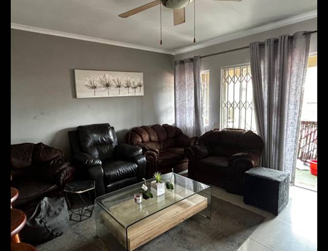 2 BEDROOM APARTMENT FOR SALE IN EDEN GLEN